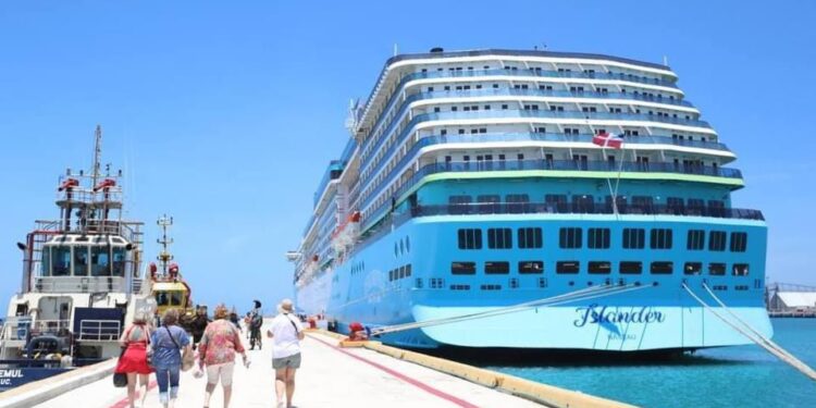 Llega por primera vez a Yucatán el crucero Islander de la naviera Margaritaville at Sea