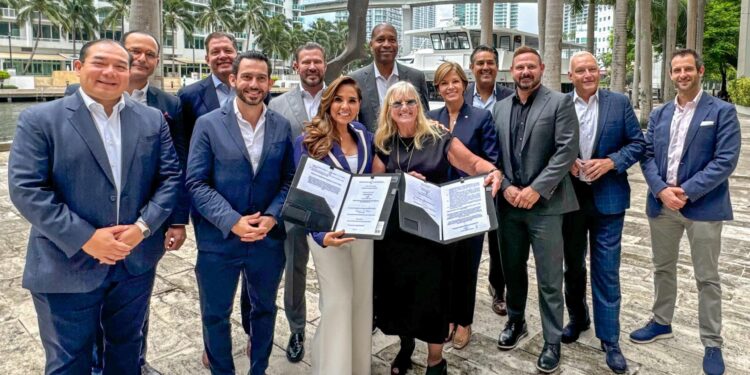 Mara Lezama firma con navieras un histórico fondo para turismo de cruceros, el cual mejorará la infraestructura, la prevención de desastres y la seguridad de Cozumel y Mahahual