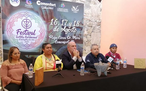 Preservan las tradiciones ancestrales de la comunidad otomí en Comonfort