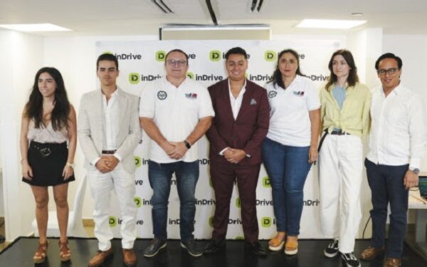 inDrive se convierte en la primera app de movilidad en Playa del Carmen y firma convenio con gremio taxista