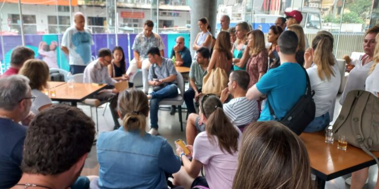 76 turistas españoles estafados por una conocida agencia de viajes al llegar a Vietnam