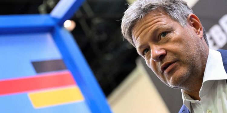 Alemania planea una participación mayoritaria en el constructor de cruceros, según fuentes