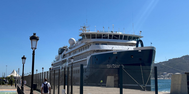 La elección de Ceuta como destino por parte de compañías de renombre como Swan Hellenic demuestra el atractivo turístico de la ciudad./ FOTO J.A.G.