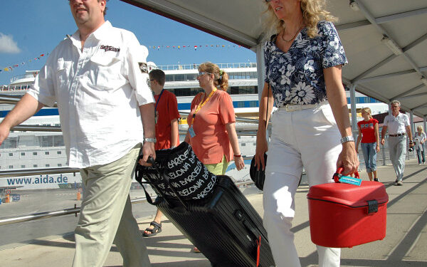 La tendencia a recibir más pasajeros en menos cruceros se mantiene