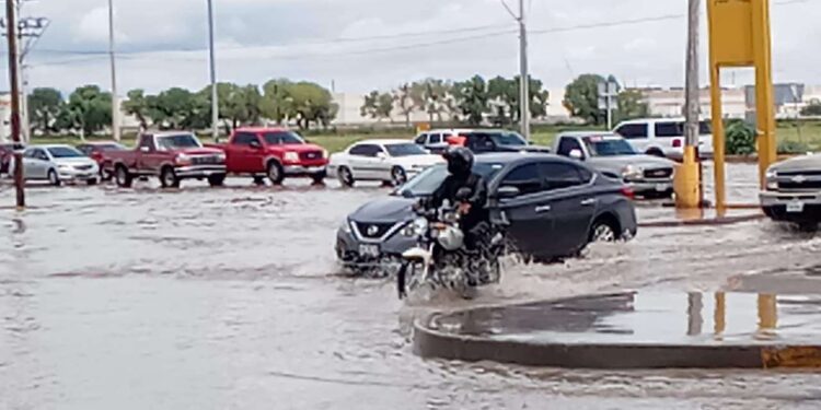 Cruceros inundados por lluvias - Juárez Hoy