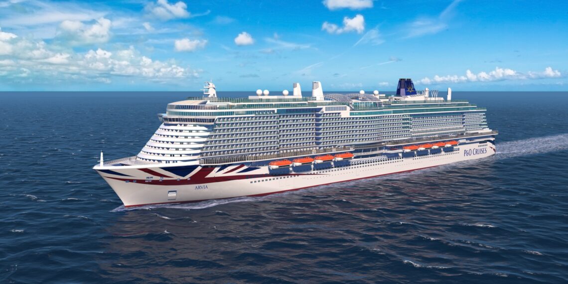 Dos cruceros hacen escala en Cádiz con más de 9.200 pasajeros a bordo ·