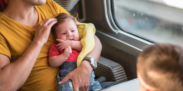 Trainline | El 71% de españoles elige dispositivos digitales para entretener a sus hijos en viajes largos