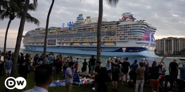 Zarpa desde Estados Unidos el crucero más grande del mundo – DW – 28/01/2024