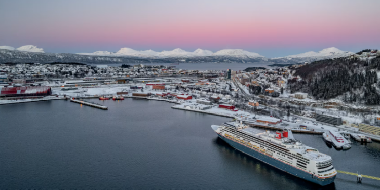 Fred. Olsen Cruise se asocia con Jet2.com para programa de viajes por el Mediterráneo en 2025