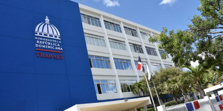 Ministerio de Trabajo anuncia jornada de empleo para empresa de cruceros, en La Romana