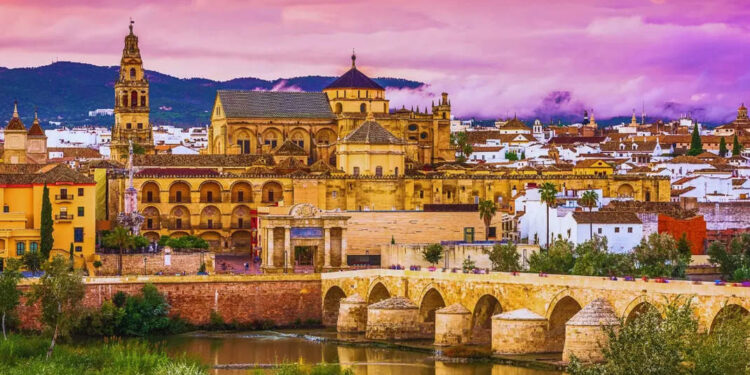 Vacaciones en España: los 5 mejores destinos turísticos en España para viajeros intrépidos