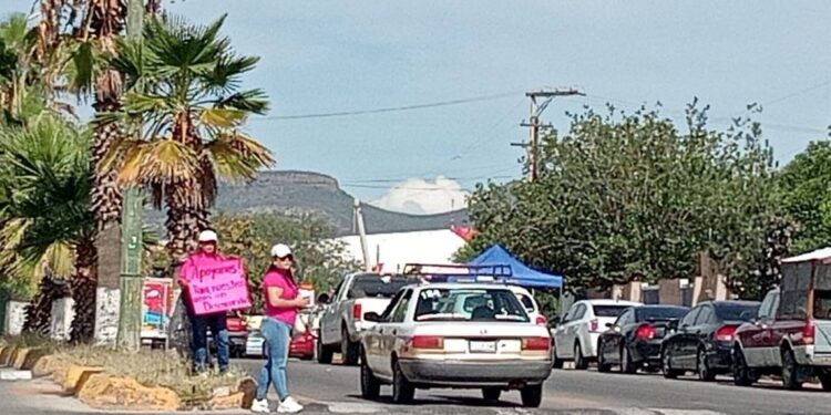 Madres "botean" y piden apoyo para sus hijos que acuden al CRIT - El Sol de Parral