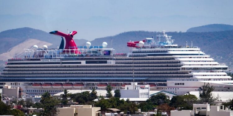 Más de 3.8 millones de turistas llegaron a México por crucero de enero a abril, con un aumento interanual de 2.2%