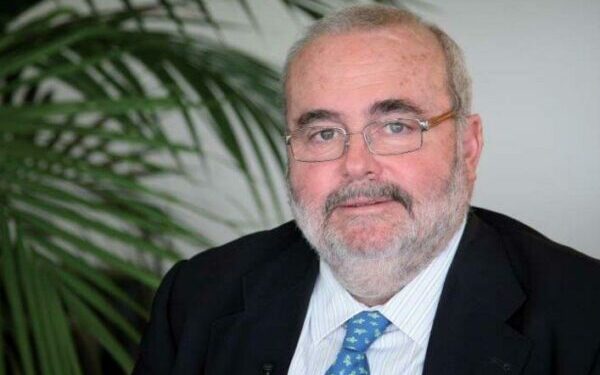 Fallece Javier Gómez Navarro, exministro de Turismo