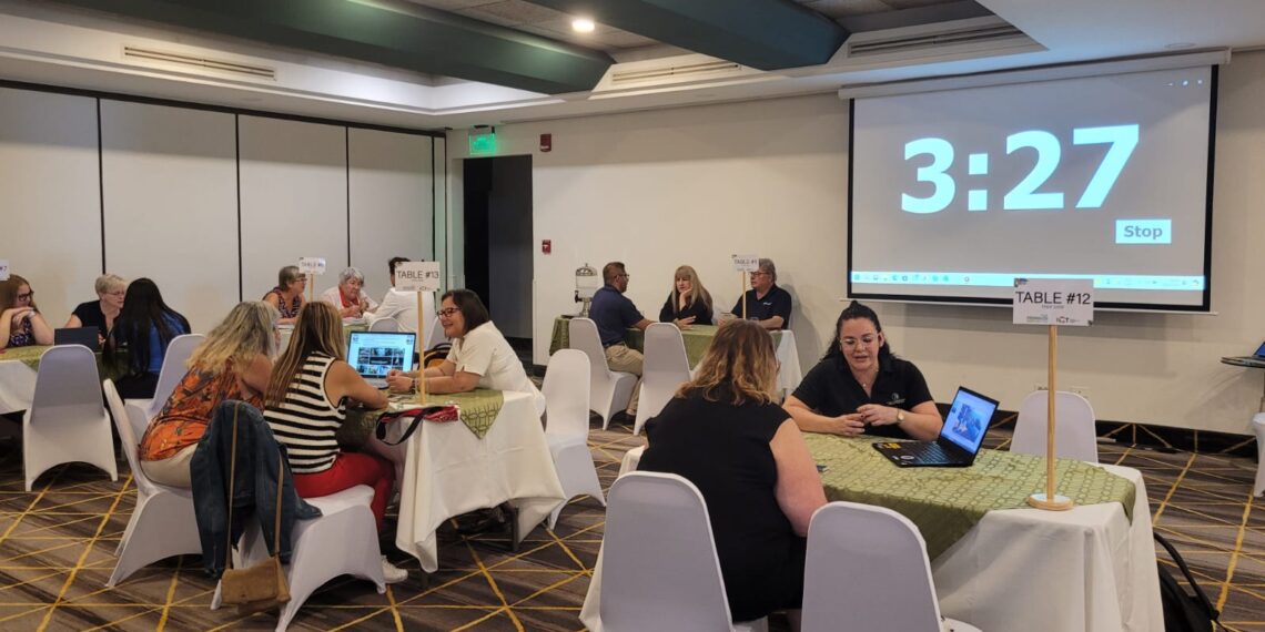 País recibe a agentes de viajes para promocionarse como destino en Canadá