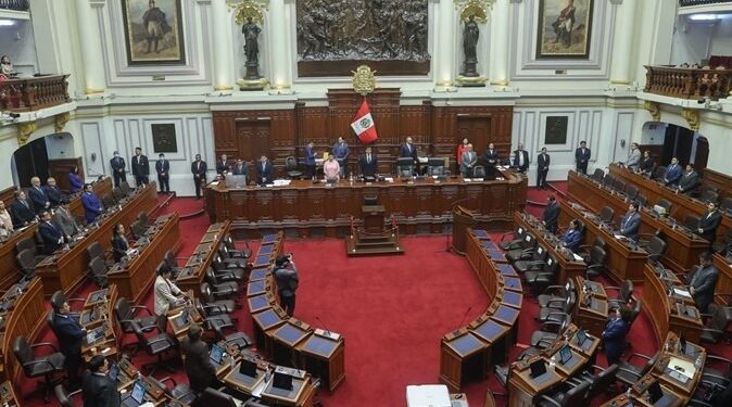 Suspenden por 60 días viajes solicitado por parlamentarios