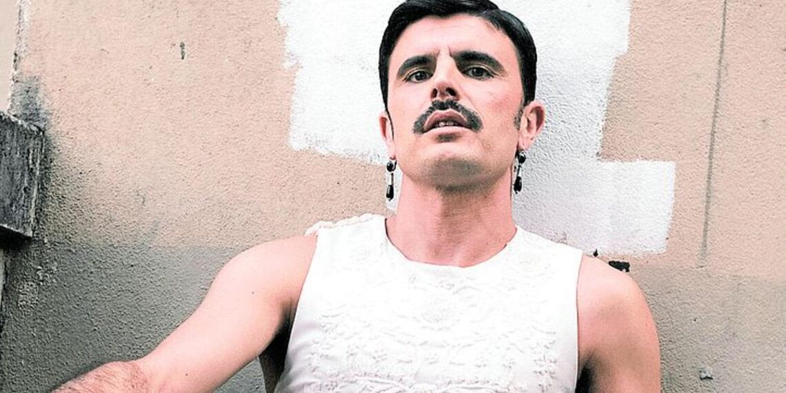 Rodrigo Cuevas, Artista: «En un verano de manual, ni viajes ni horteradas de esas»