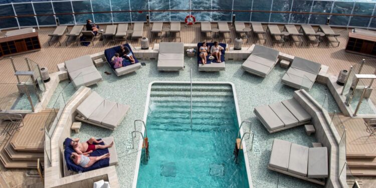 Yoga, spa, gastronomía local... así es un día en un crucero de lujo