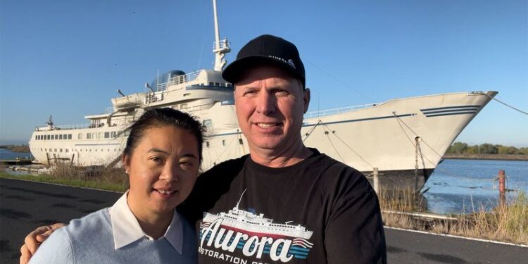 Compró un crucero en Craigslist y gastó más de un millón de dólares en restaurarlo. Entonces su sueño se hundió