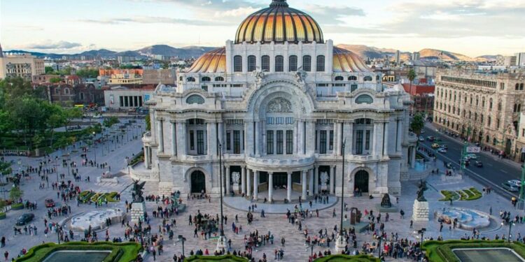 CNET comparte retos internos y externos para la industria turística en México