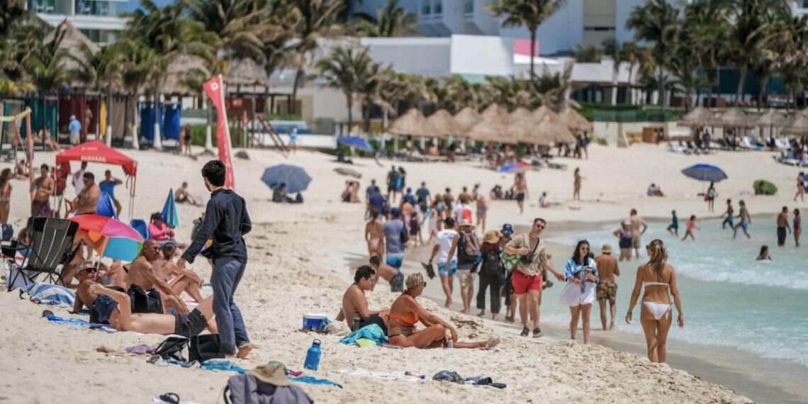 Hoteleros buscan atraer a más turistas canadienses en el Cancún Travel Mart