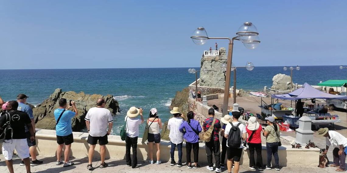¡La pura vida! Comen, compran y pasean turistas de crucero en Mazatlán - El Sol de Mazatlán