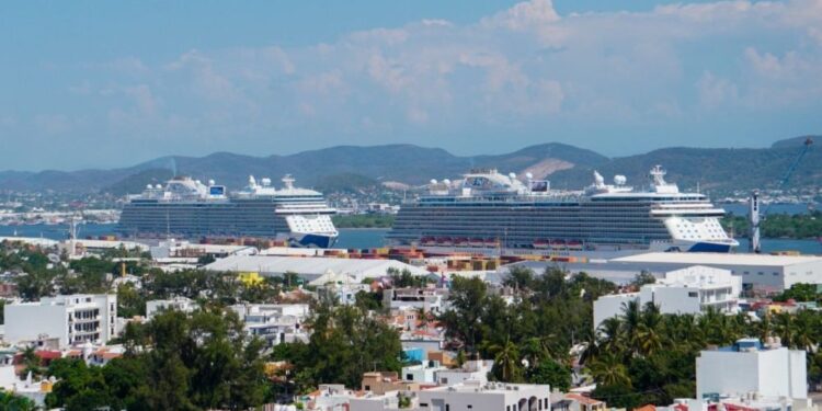 ¡Cruceros abrazan a Mazatlán! Arriban al destino más de siete mil turistas