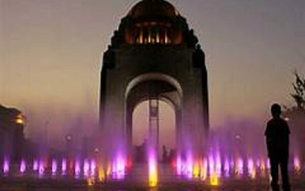 COLGATE relanza línea de productos con tecnología más avanzada en el Monumento a la Revolución