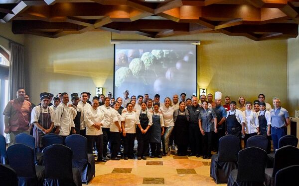 Las chefs Linda Cherem y Anaisa Guevara realizan cena a cuatro manos en Pueblo Bonito Sunset Beach en Los Cabos