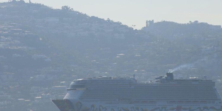Llega primer crucero de la temporada 2024-2025 a Acapulco