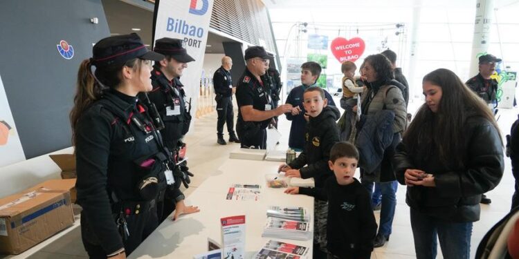 Así han disfrutado las familias del Kai Jai en la terminal de cruceros de Getxo