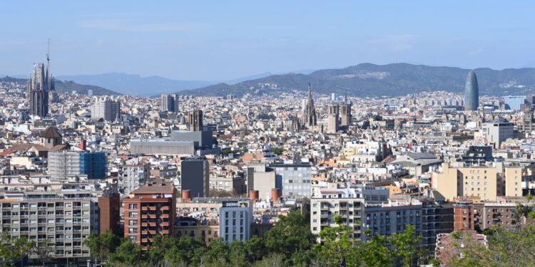 Barcelona aparece entre los mejores destinos gastronómicos de 2024 — idealista/news