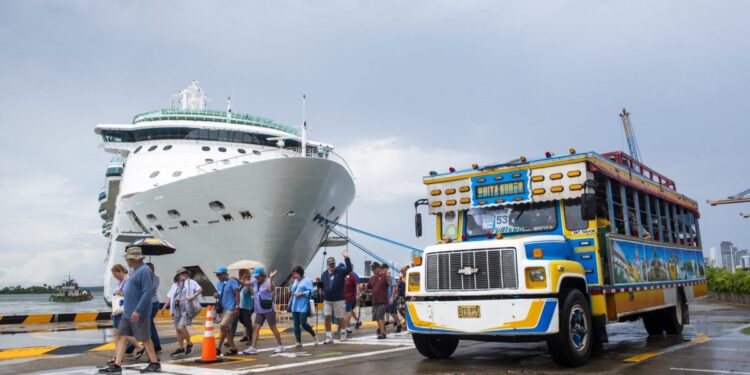 Colombia: Cartagena recibirá más de 400 mil visitantes durante temporada de cruceros 2024-2025