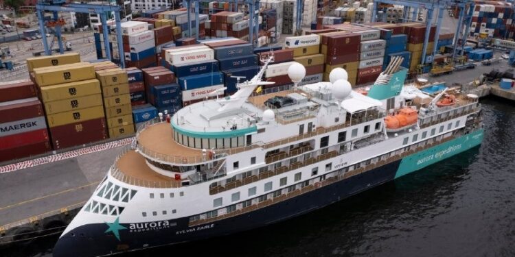 Con la recalada del "Sylvia Earle" se dio inicio a la recalada de cruceros en el Puerto de Valparaíso