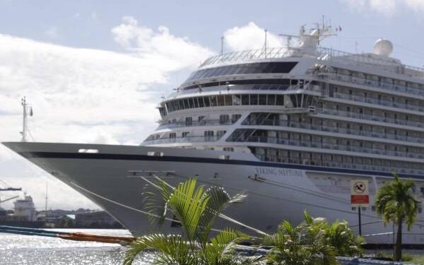 A puerto de Colón llegan dos cruceros con 2,891 pasajeros