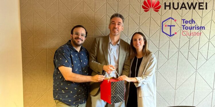 Tech Tourism Cluster y Huawei Cloud se unen por el desarrollo tecnológico en la industria turística
