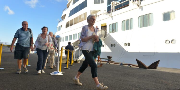 El crucero “Hanseatic Spirit” abrirá la temporada de cruceros 2024-2025 en El Hierro