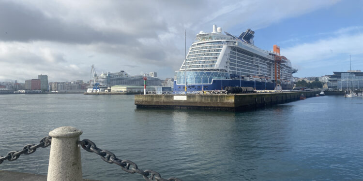 Llega a A Coruña el crucero de la alfombra mágica