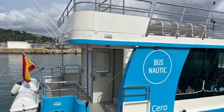El bús náutico del Puerto de Barcelona alcanza los 125.000 viajes en sus tres primeros meses