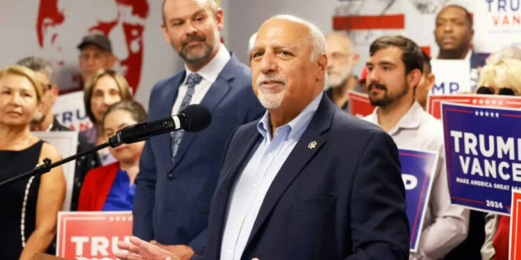 El vicegobernador Stavros Anthony habla durante una conferencia de prensa, organizada por la ca ...