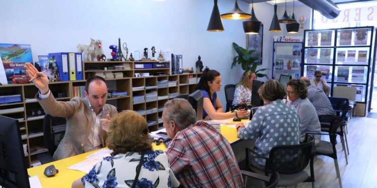 Viajes Imserso 2025 | Los viajes del Imserso 'alternativos': desde el Bono Viaja+65 hasta Mundiplan pasando por El Corte Inglés