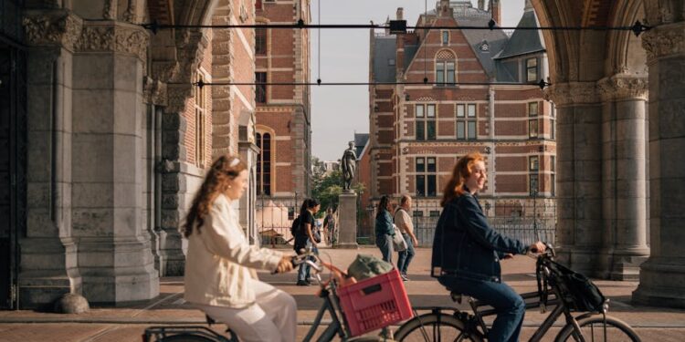 Fotos de stock gratuitas de ciudad, ciudades, de espaldas