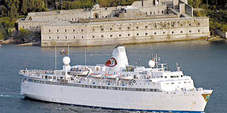 Hace 20 años | El crucero “Black Prince” abre el camino a un nuevo tipo de negocio para el Puerto