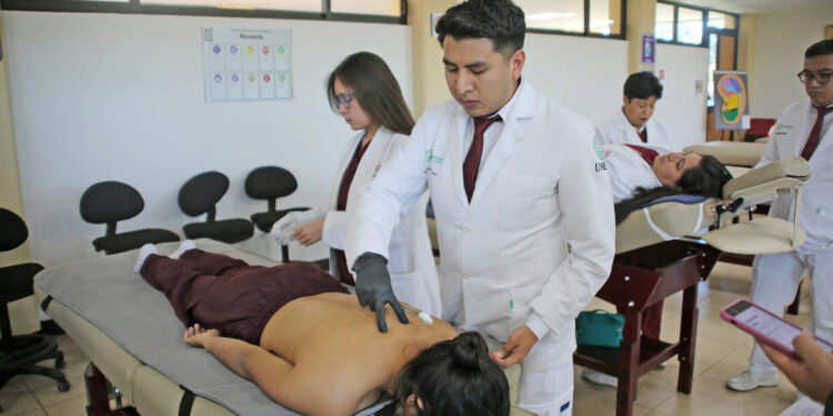 Impulsan becas para viajes al extranjero en Edomex – La Jornada Estado de México