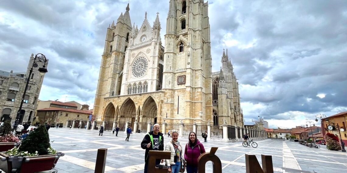 Dos influencer de viajes recorren la provincia de León de la mano del Patronato de Turismo