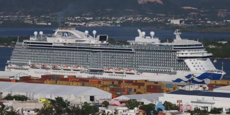 Mazatlán recibe 8 mil 338 pasajeros en 2 cruceros turísticos, durante esta semana