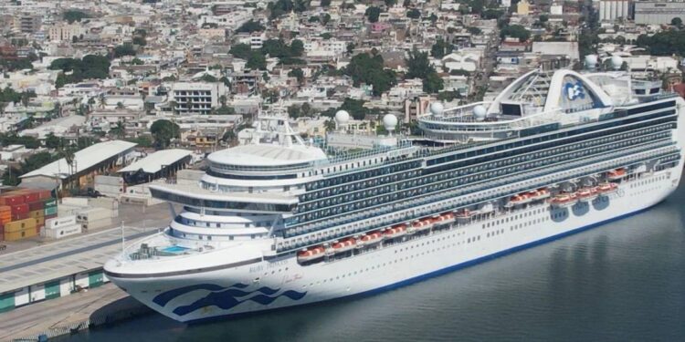 Refrendan navieras confianza en Mazatlán; arriba crucero Ruby Princess con casi 4 mil turistas
