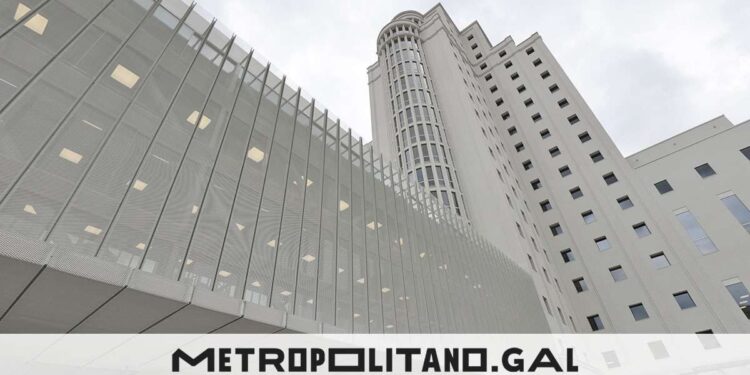 Piden en Vigo tres años de cárcel para un falso agente de viajes que estafó más de 5.000 euros a una mujer