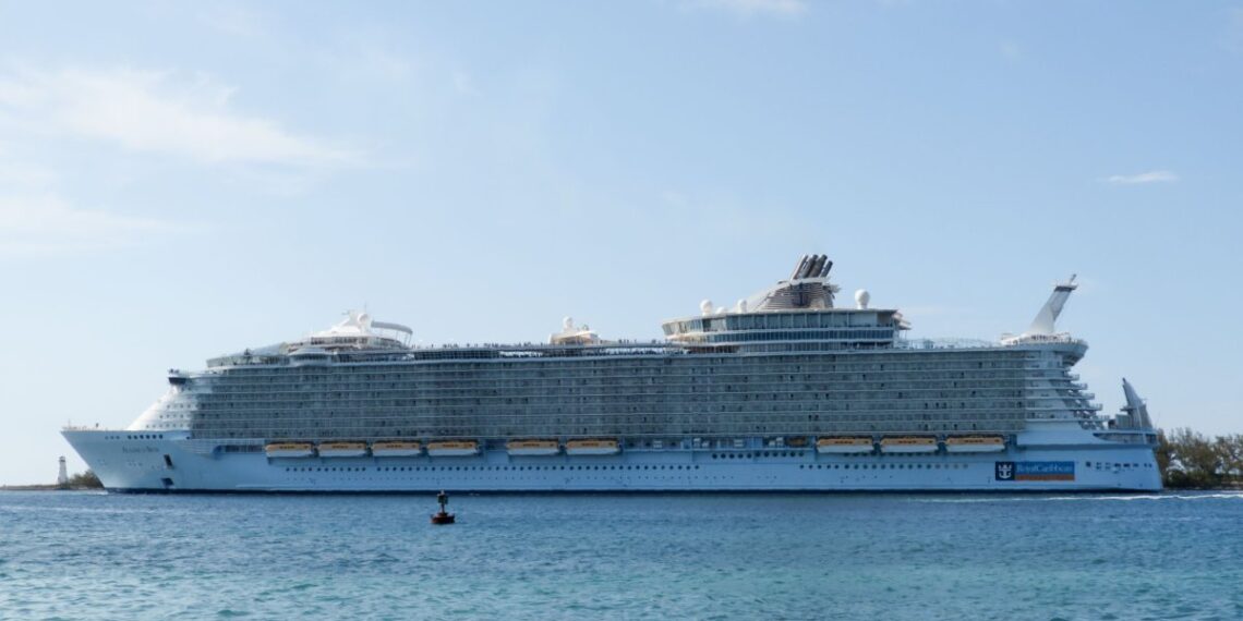 Pasajero de crucero de Royal Caribbean cae por la borda – Telemundo Miami (51)