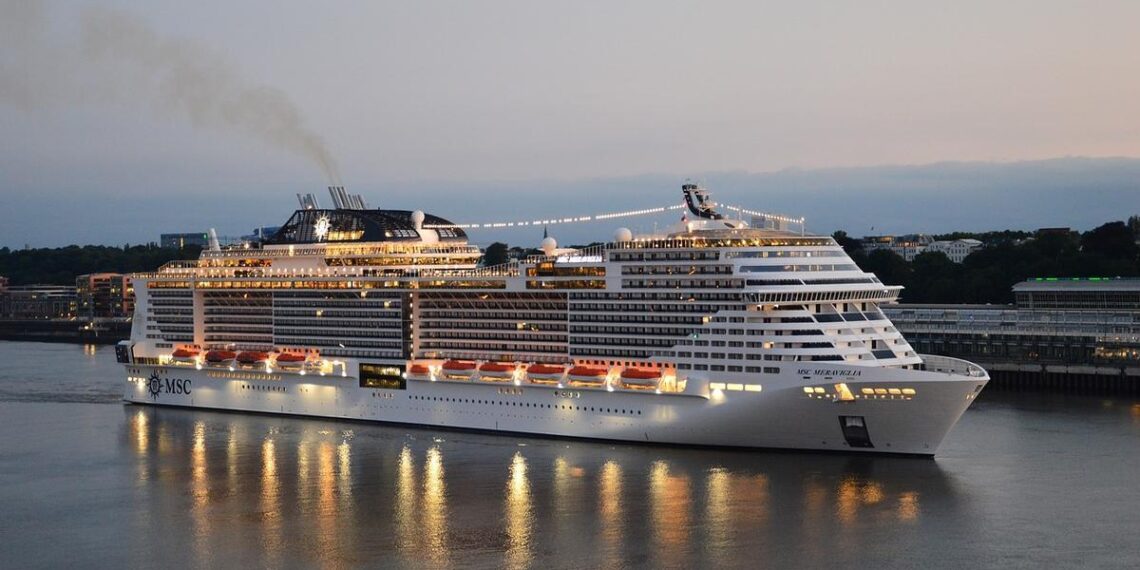 Una mujer desaparece después de caer de un crucero con temática de Taylor Swift; aún no ha sido localizada - Show TVN